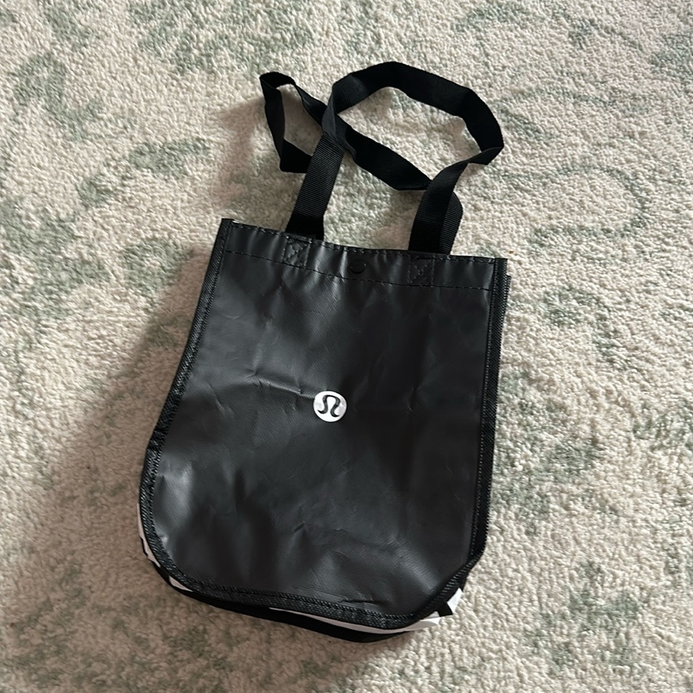 Lululemon reusable bag